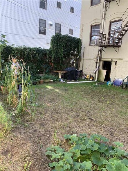 More Photos Of 114 43rd St, Union City Apartments For Sale