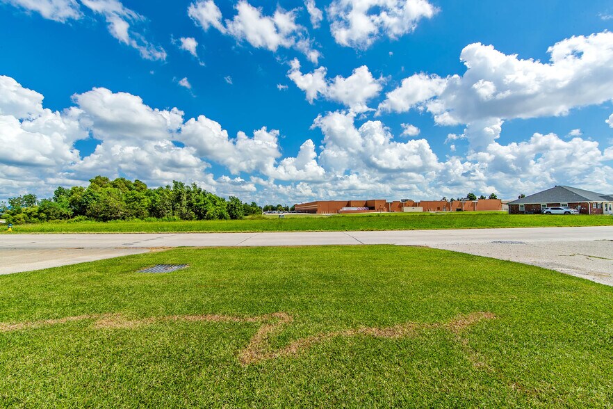 More Photos Of 682 Corporate Dr, Houma Land For Sale