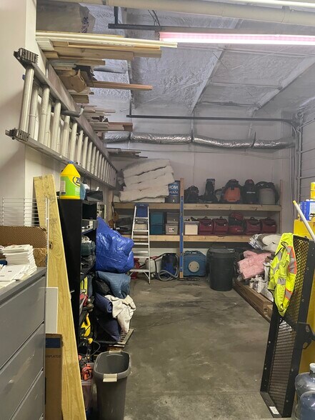 More Photos Of 4912 Alpinis Dr, Raleigh Flex For Lease