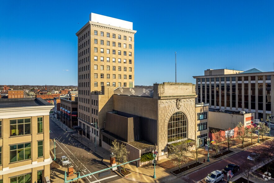 Primary Photo Of 126 Central Plaza North, Canton Office For Lease