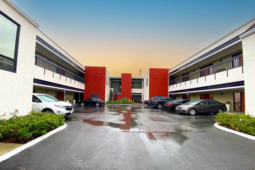 More Photos Of 715 N Arrowhead Ave, San Bernardino Coworking Space