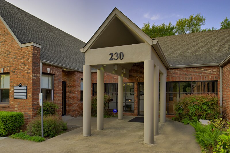More Photos Of 230 N Park Blvd, Grapevine Medical For Lease