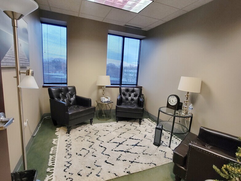 More Photos Of 9501 W 144th Pl, Orland Park Office For Lease
