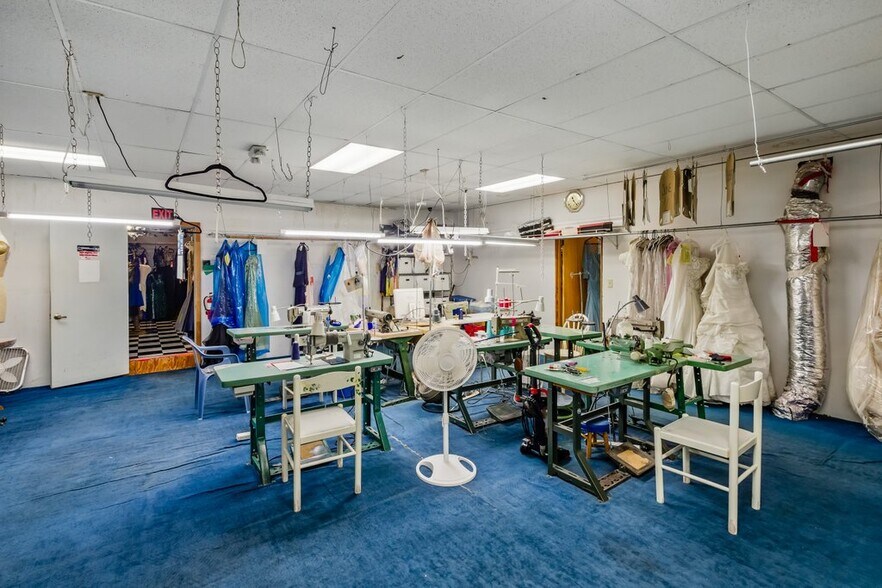 More Photos Of 4066 Broward Blvd, Fort Lauderdale Storefront Retail Office For Sale