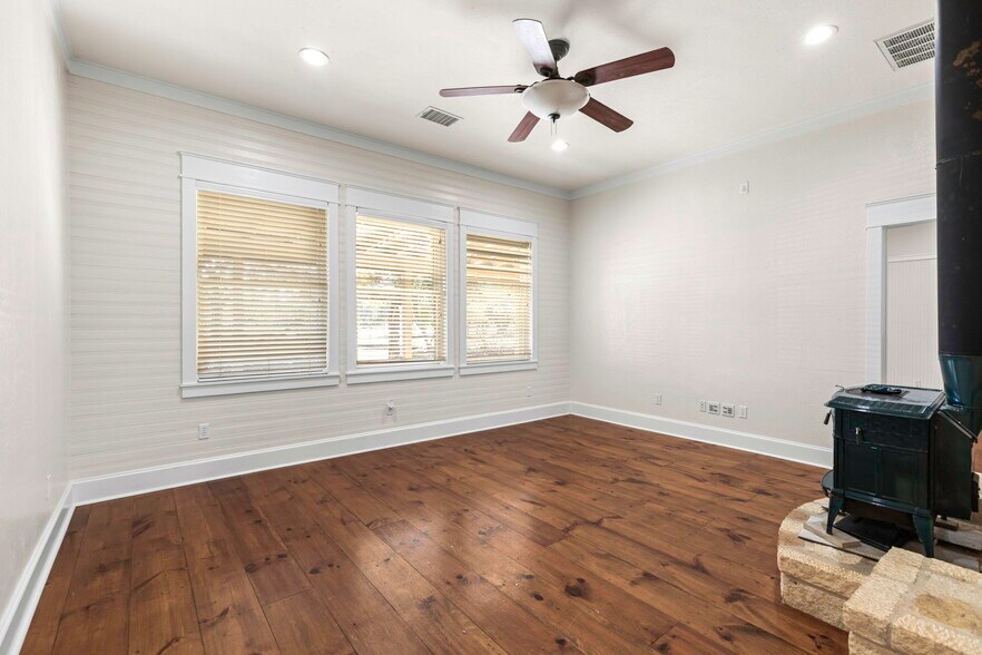 More Photos Of 1420 River Rd, Boerne Medical For Lease