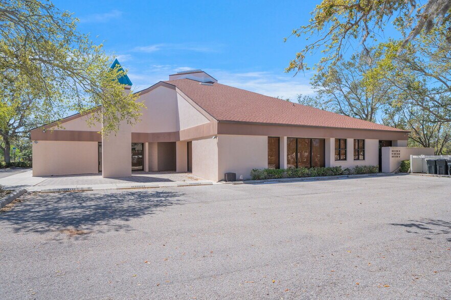 More Photos Of 3910 Golf Park Loop, Bradenton Office For Sale