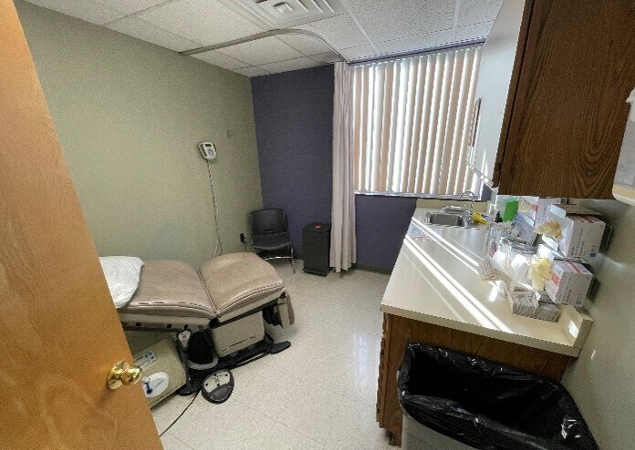 More Photos Of 2 Medical Center Dr, Springfield Medical For Sale