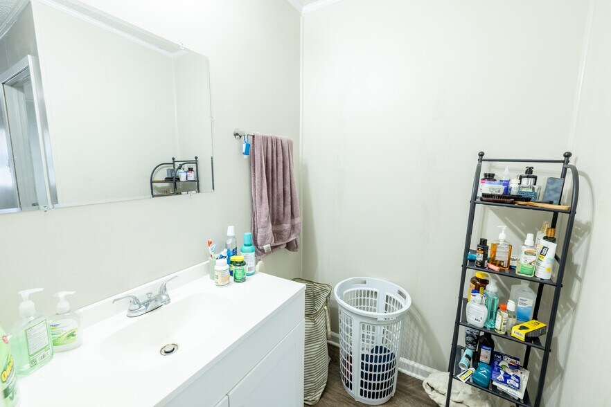 More Photos Of 306 N Main St, Lexington Apartments For Sale