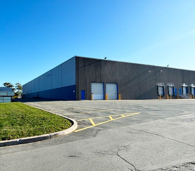 Primary Photo Of 200 Bluewater Rd, Bedford Warehouse For Lease