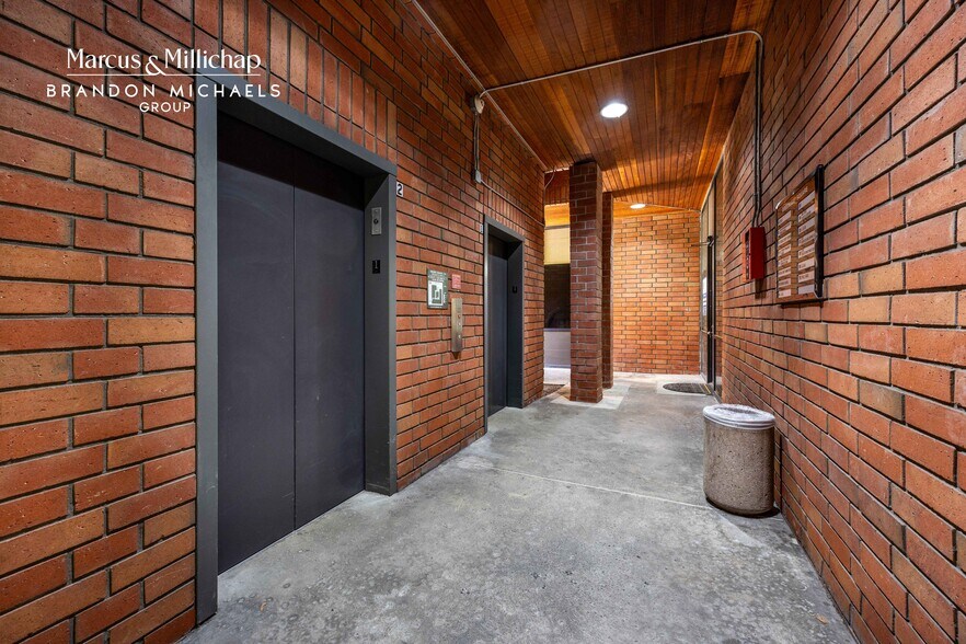 More Photos Of 7200-7202 Greenleaf Ave, Whittier Office For Sale