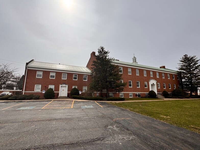 More Photos Of 618 Roswell NW Rd, Carrollton Healthcare For Sale