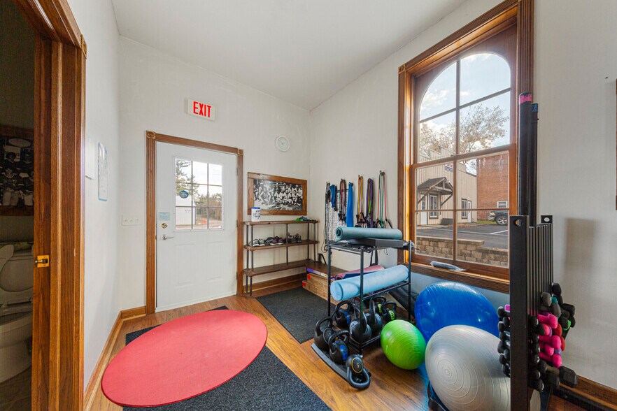 More Photos Of 305 Main St, Henderson Storefront Retail Residential For Sale