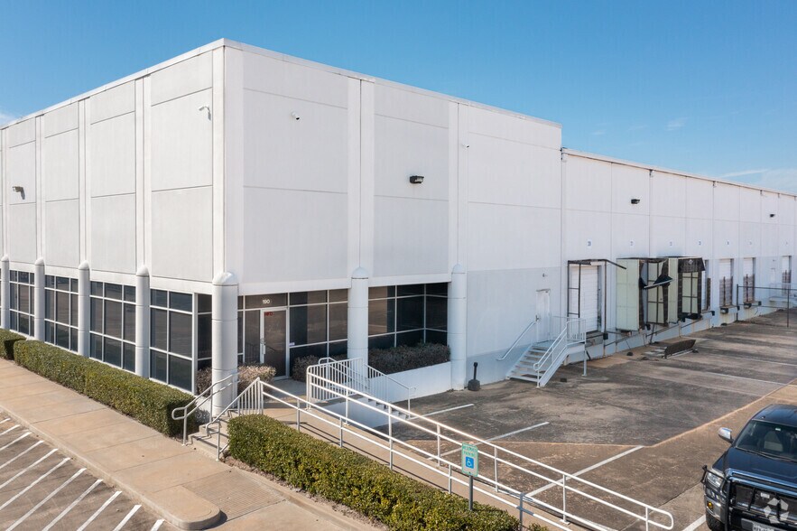 More Photos Of 3800 Brittmoore Rd, Houston Unknown For Lease