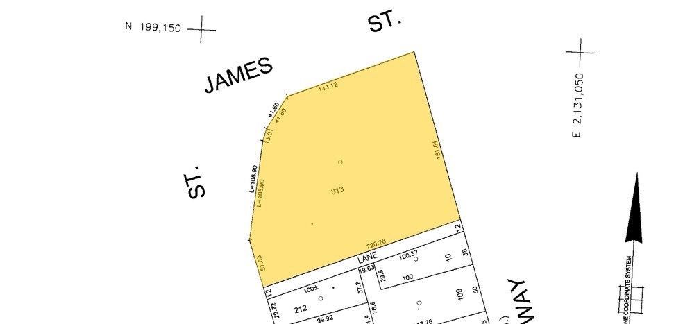 More Photos Of 3 Newbridge Rd, Hicksville Storefront For Lease