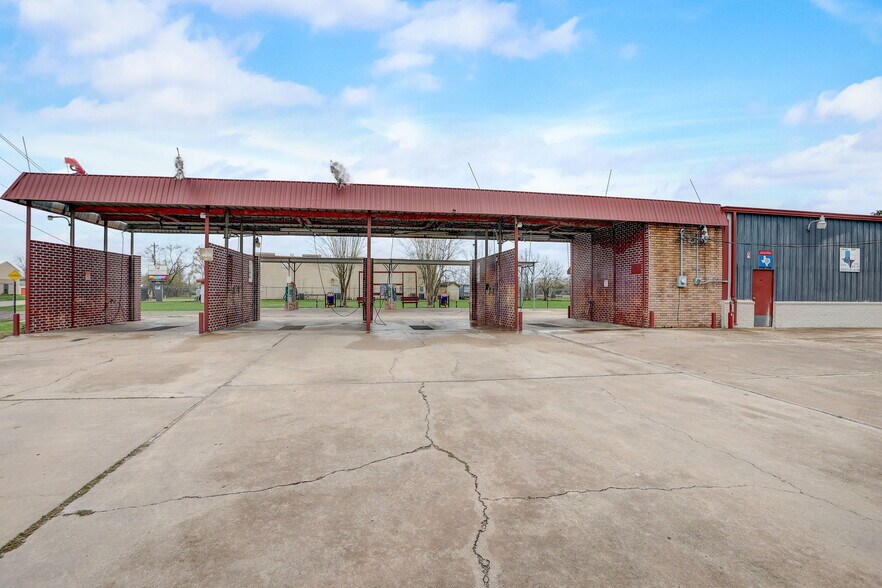 Primary Photo Of 6034 Brookside Rd, Pearland Carwash For Sale