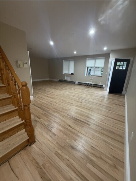 More Photos Of 11882 Metropolitan Ave, Kew Gardens Apartments For Lease