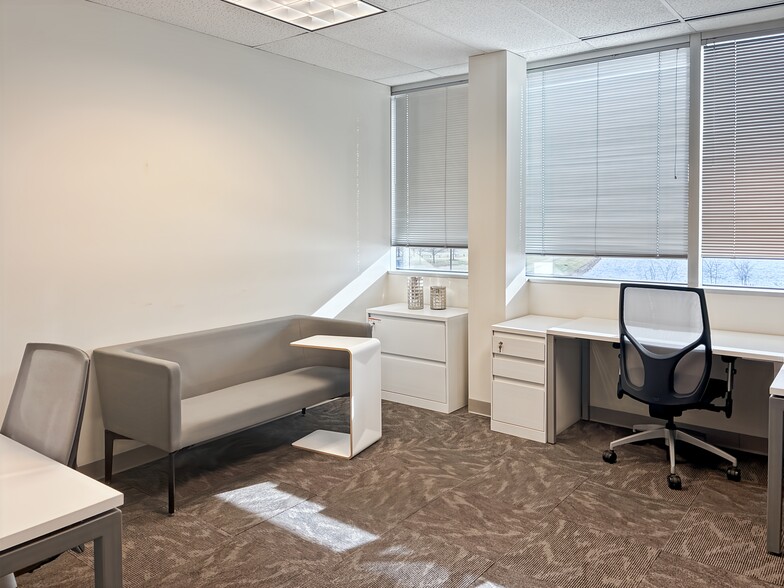 More Photos Of 9465 Counselors Row, Indianapolis Coworking Space