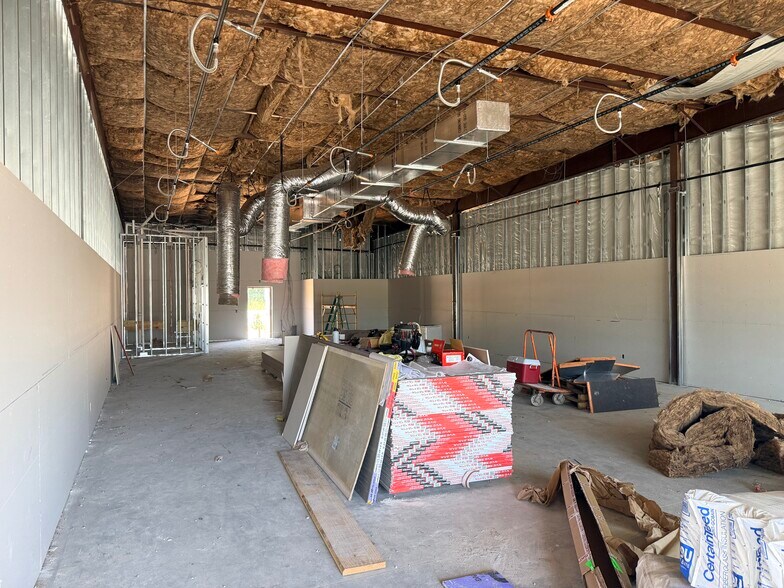 More Photos Of 352 W James Lee Blvd, Crestview General Retail For Lease