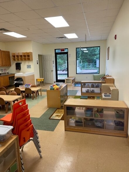 More Photos Of 2-6 Fairview Hills Dr, Fairview Daycare Center For Lease