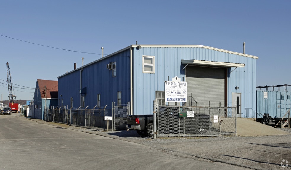 Primary Photo Of 2 Bayview Ave, Oyster Bay Warehouse For Lease