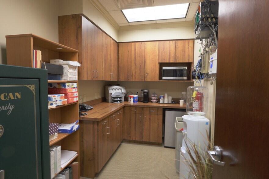More Photos Of 5855 Sandy Springs Cir NE, Atlanta Office For Sale