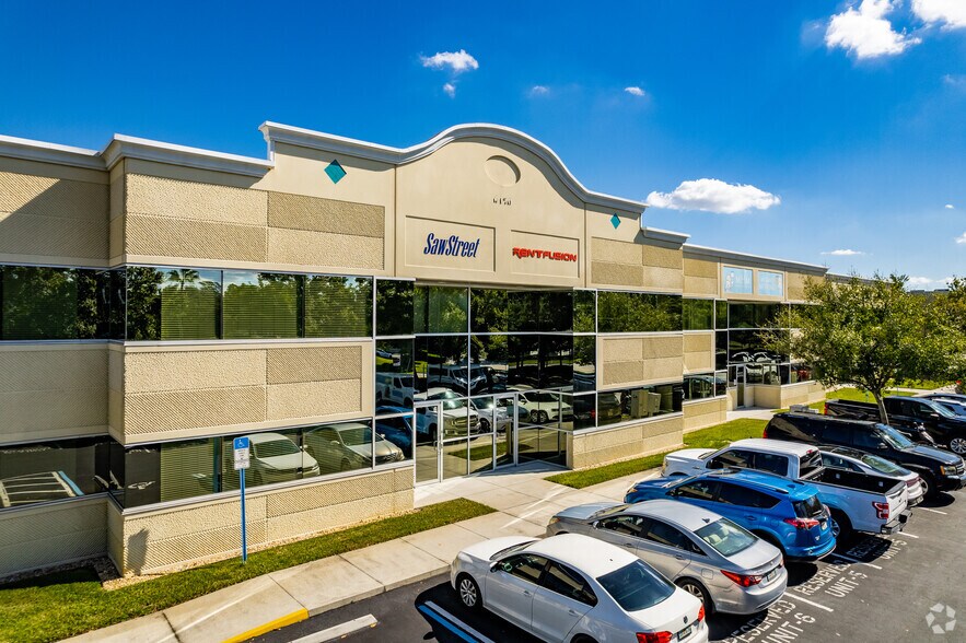 More Photos Of 6450 Kingspointe Pky, Orlando Light Distribution For Lease