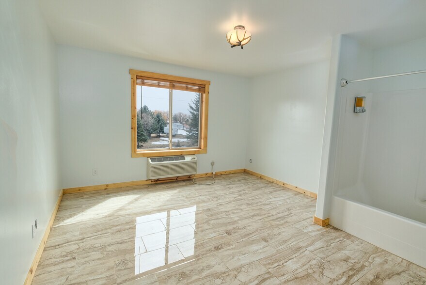 More Photos Of 23 Late September ln, Swan Valley Service For Sale