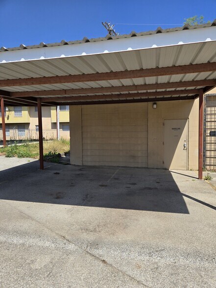 More Photos Of 203 Corinne Dr, San Antonio Auto Repair For Lease