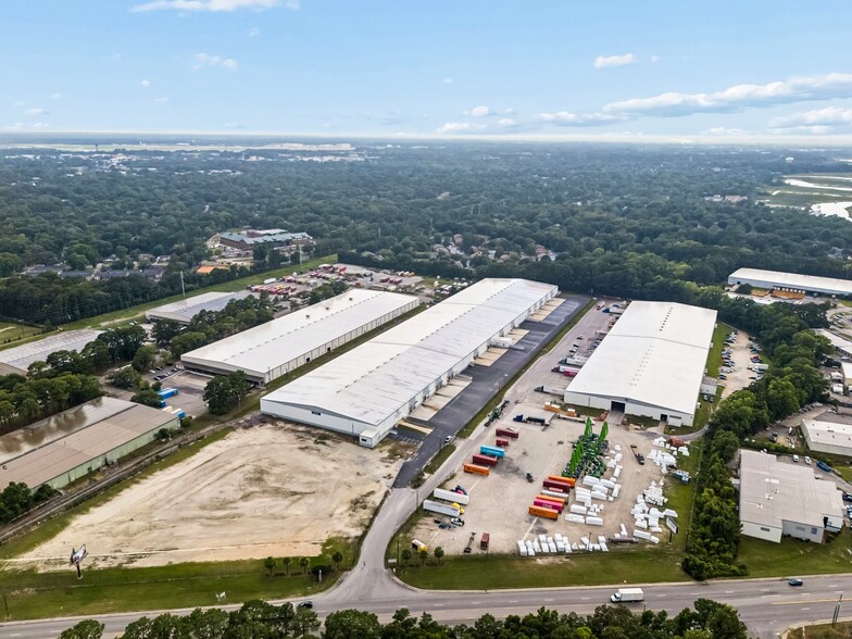Primary Photo Of 5801 N Rhett Ave, Hanahan Warehouse For Lease