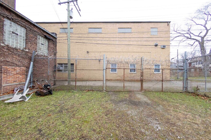 More Photos Of 14536 E Jefferson Ave, Detroit Storefront Retail Residential For Sale