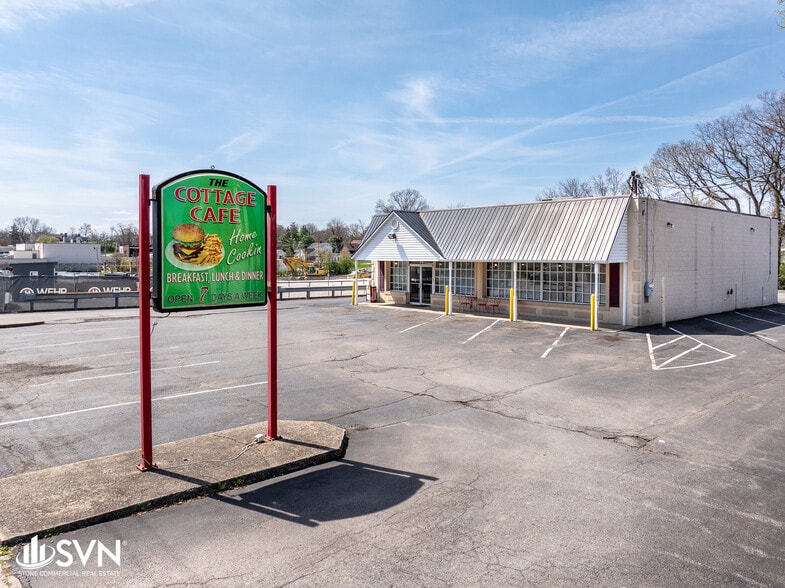 More Photos Of 409 N Main St, Nicholasville Restaurant For Sale