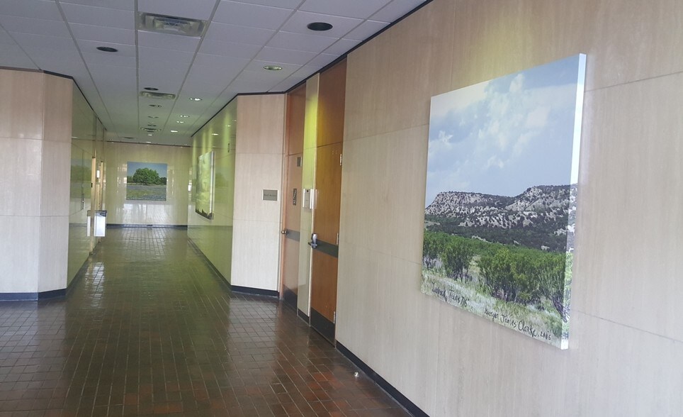 More Photos Of 7001 Boulevard 26, North Richland Hills Office For Lease