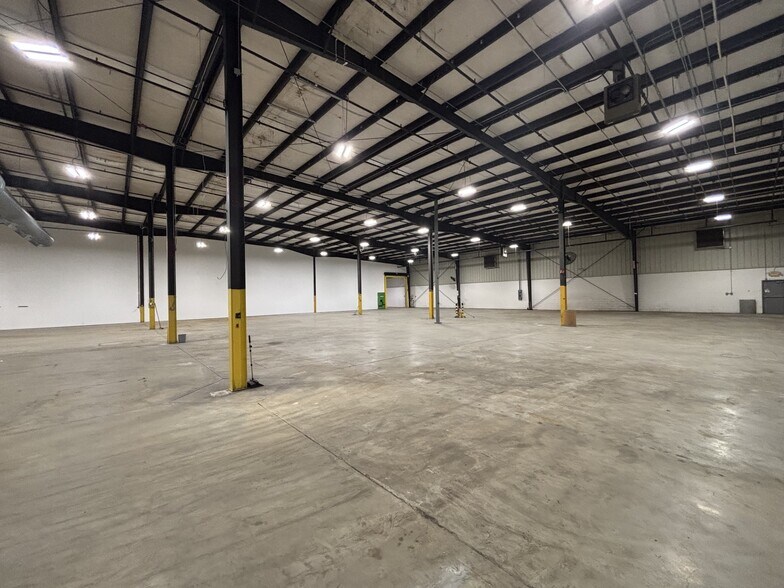 More Photos Of 100 Industrial Rd, Red Springs Manufacturing For Sale