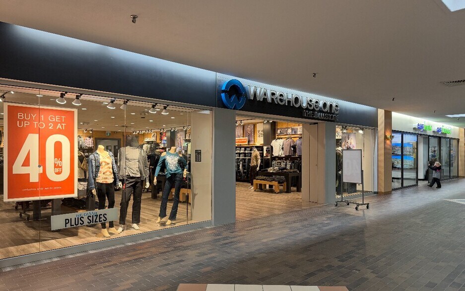 More Photos Of 42 Queen St, Stephenville General Retail For Lease