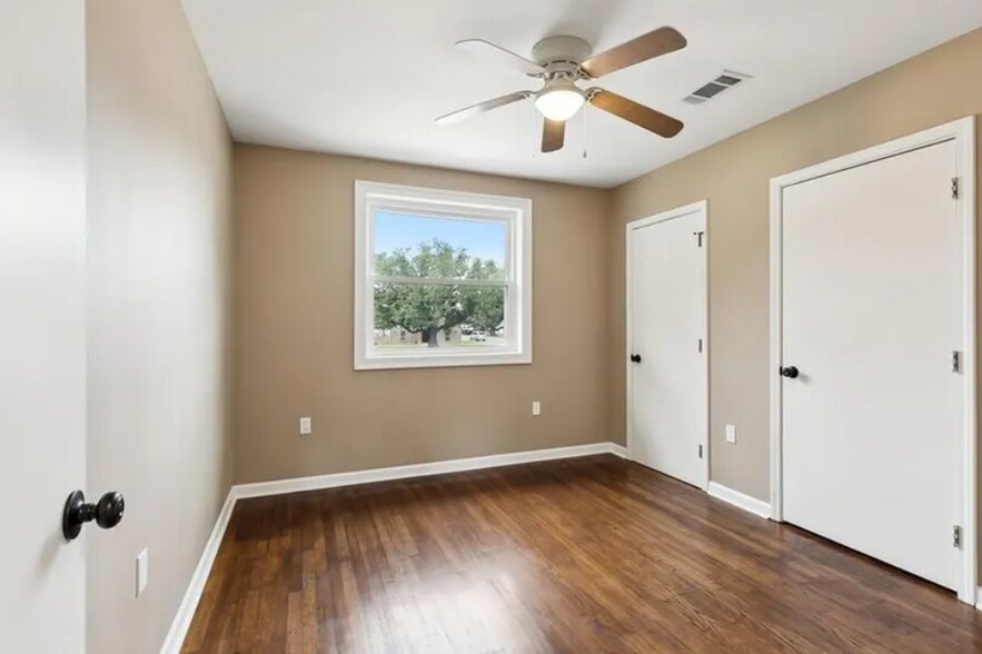 More Photos Of 2219 Paris Rd, Chalmette Storefront Retail Office For Sale