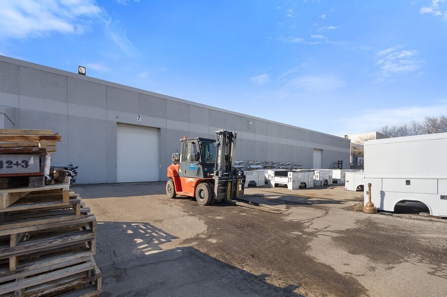 More Photos Of 55 E Silverdome Industrial Park, Pontiac Service For Sale