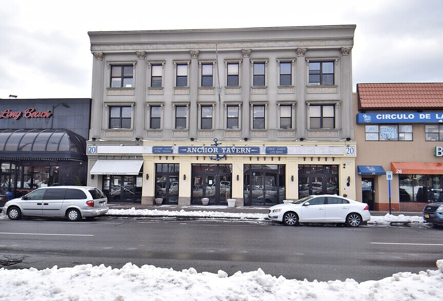 More Photos Of 20 W Park Ave, Long Beach Storefront Retail Office For Lease