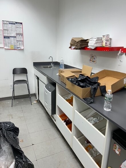 More Photos Of 4510 5th Ave, Brooklyn Storefront Retail Residential For Lease