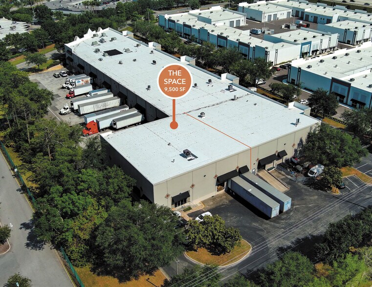More Photos Of 7800-7822 Kingspointe Pky, Orlando Warehouse For Lease