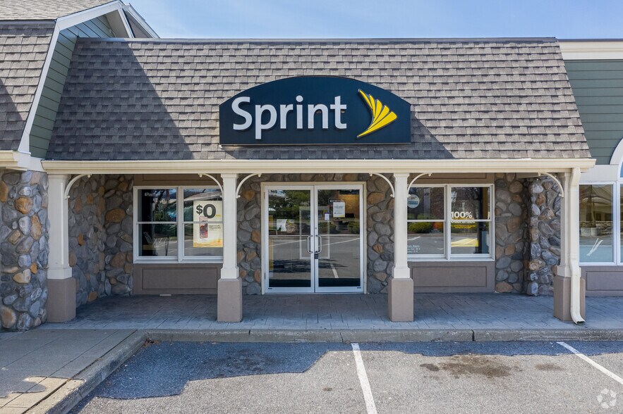 More Photos Of 1217 Route 300, Newburgh Freestanding For Lease