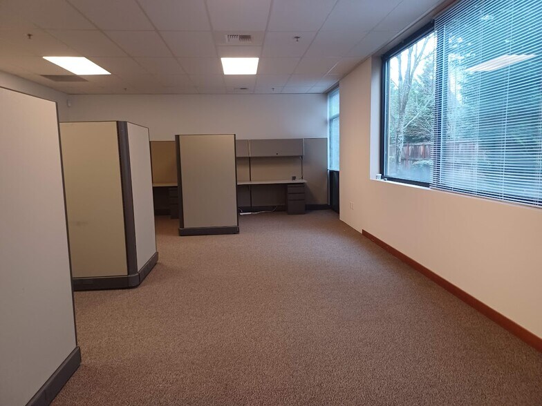 More Photos Of 10305 196th Street Ct E, Graham Office For Lease