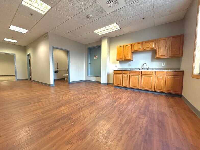 More Photos Of 39 Delevan St, Rochester Loft Creative Space For Lease
