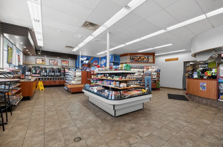 More Photos Of 1423 2nd St N, Sauk Rapids Convenience Store For Sale