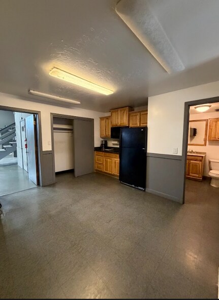 More Photos Of 950 W 2100 S, Salt Lake City Auto Repair For Lease