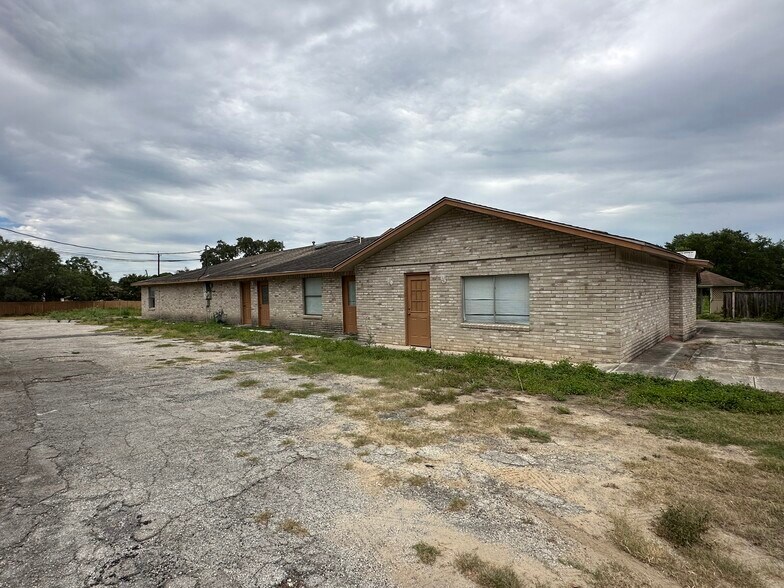 More Photos Of 6628 Crestway Dr, San Antonio Flex For Sale