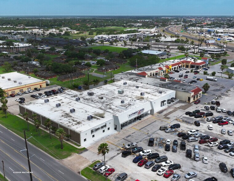 More Photos Of 935 North Expy, Brownsville Freestanding For Sale