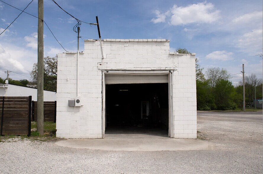 More Photos Of 563-565 MLK Jr Blvd, Fayetteville Freestanding For Lease