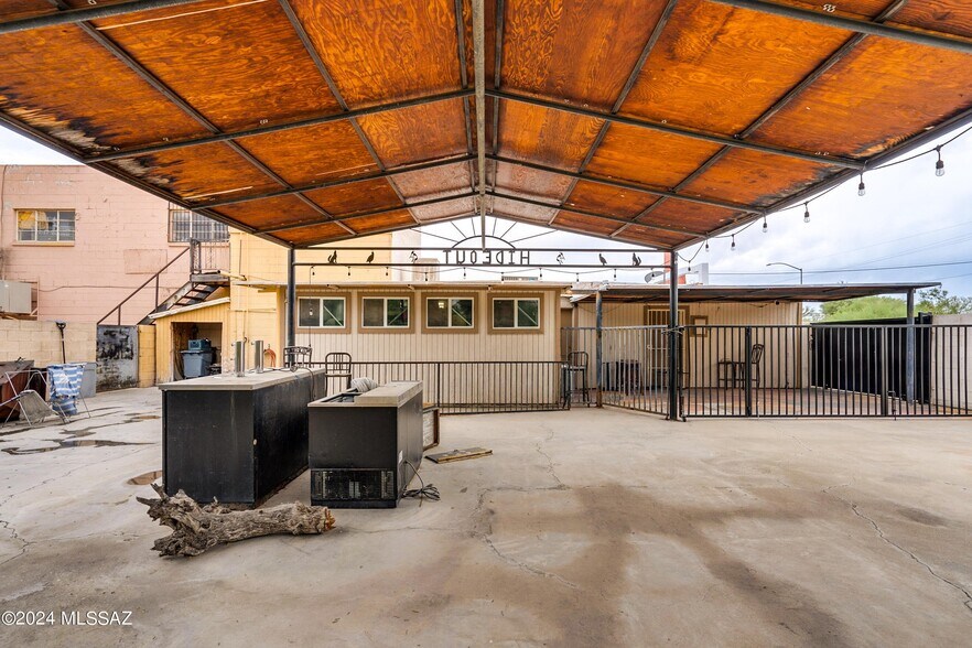 More Photos Of 3000 S Mission Rd, Tucson Storefront Retail Residential For Sale