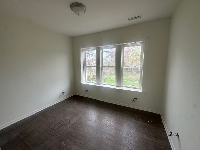 More Photos Of 2666-2670 E 78th St, Chicago Apartments For Sale