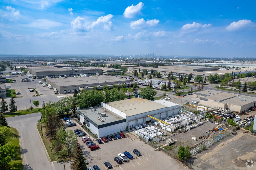 More Photos Of 4930 74th Ave SE, Calgary Warehouse For Lease